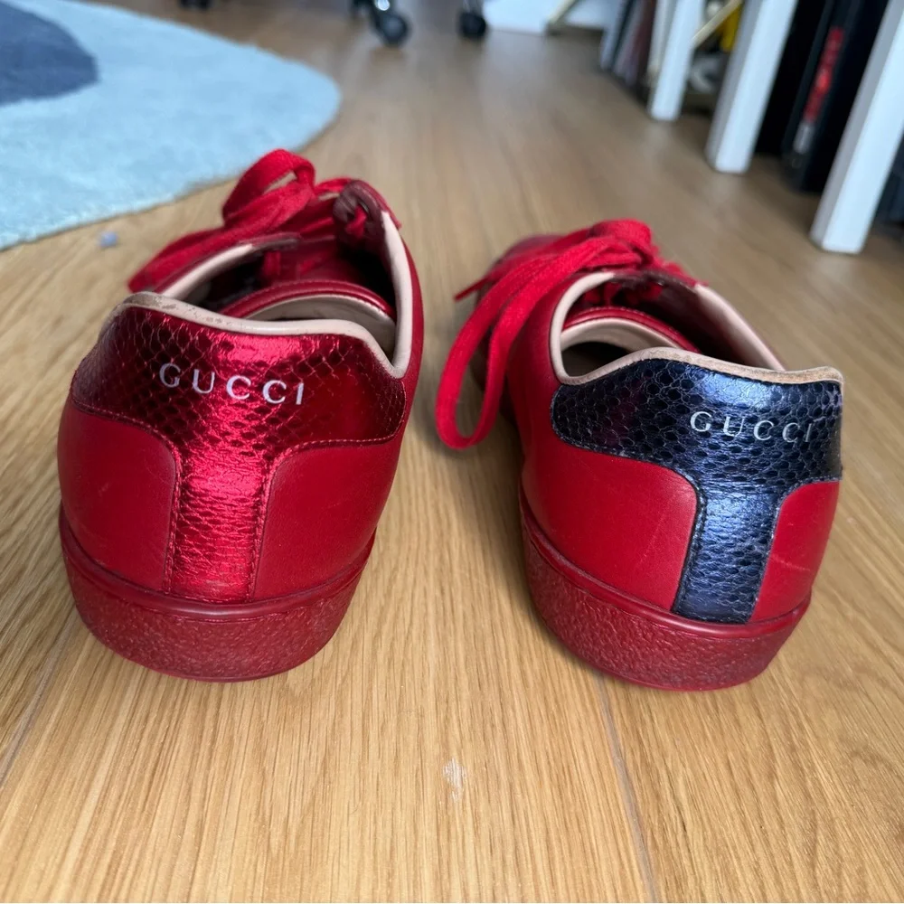 Gucci Ace Red Sneakers with Embroidered Bee Logo - Picture 2 of 5